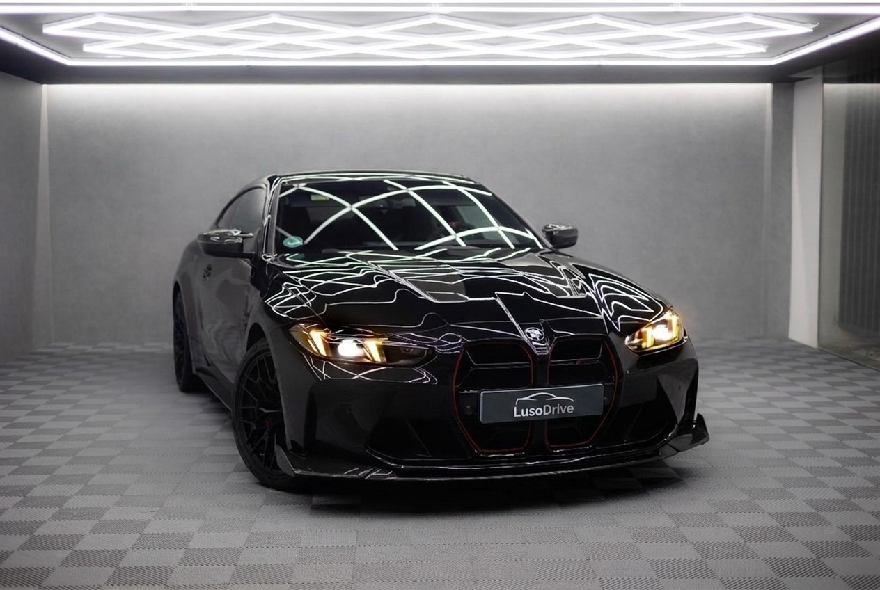 BMW M4 CS preto